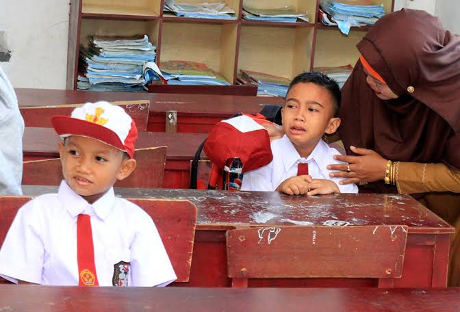 Anak Rewel Hari Pertama Sekolah