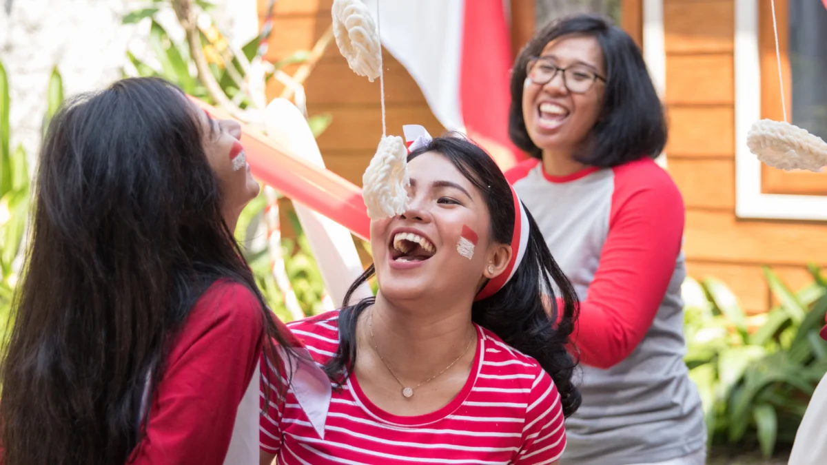 Filosofi Lomba Makan Kerupuk dalam Peringatan HUT RI