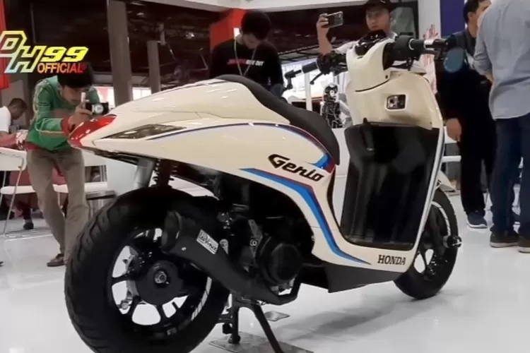 Motor Matic Terbaru dari Honda Ini Cocok Buat Bonceng Ayang