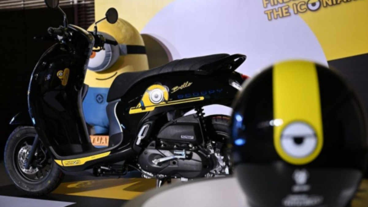 Tersedia 6000 Unit Saja! Berikut Spesifikasi Honda Scoopy Minions Hitam Kuning