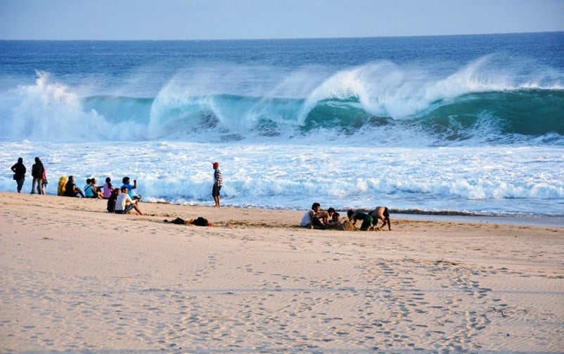 3 Wisata Pantai di Sukabumi dengan Pemandangan Alam Menakjubkan