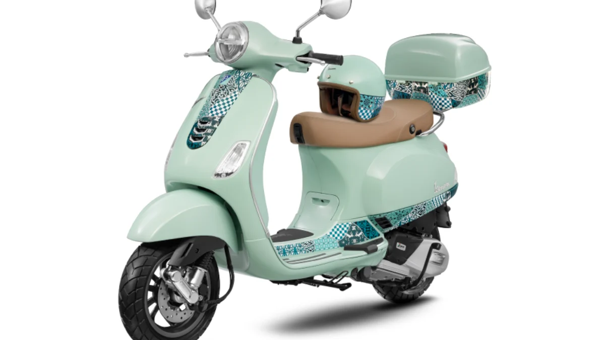 Skuter Klasik Berkualitas! Segini Harga Vespa LX 125 I-GET