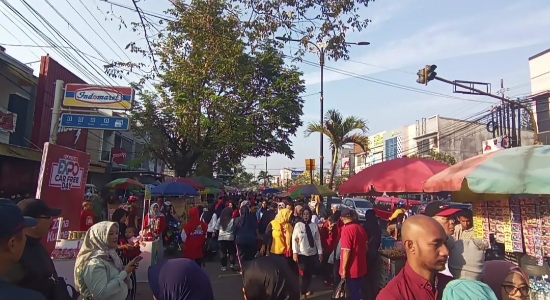 Ribuan Warga Padati Cianjur Expo CFD Jalan KH Abdullah Bin Nuh