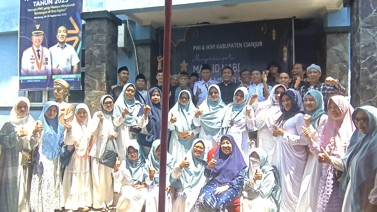 Peringati Maulid Nabi Muhammad SAW, PWI-IKWI Cianjur Santuni Anak Yatim dan Lansia