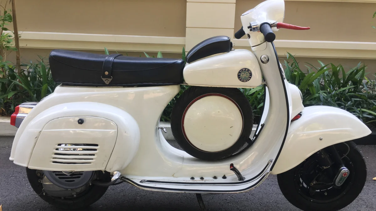 Vespa Super Sprint 90, Skuter Balap Legendaris dengan Desain Abadi