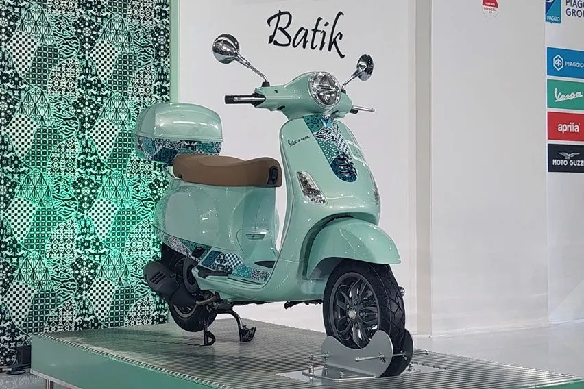 Vespa LX Batik