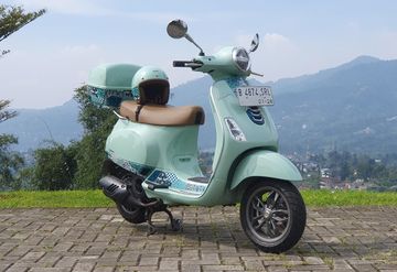 Batik Vespa LX