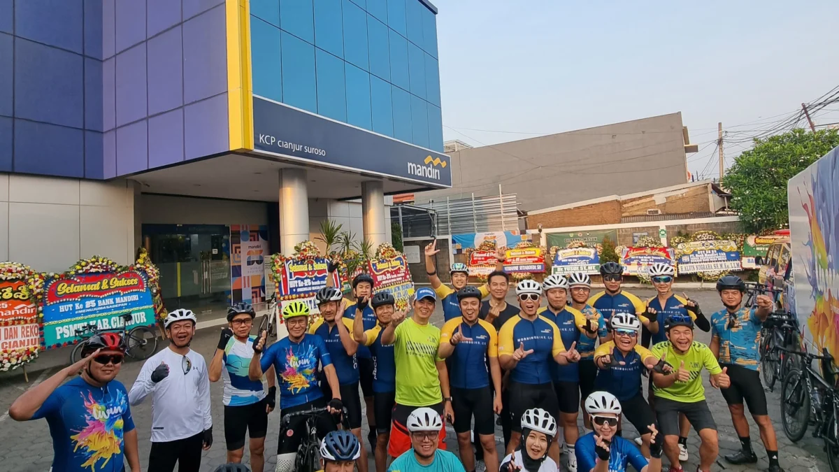 Jalin Kebersamaan, Bank Mandiri Gelar Kegiatan Olah Raga Bersama Komunitas Sepeda dan Lari di Cianjur