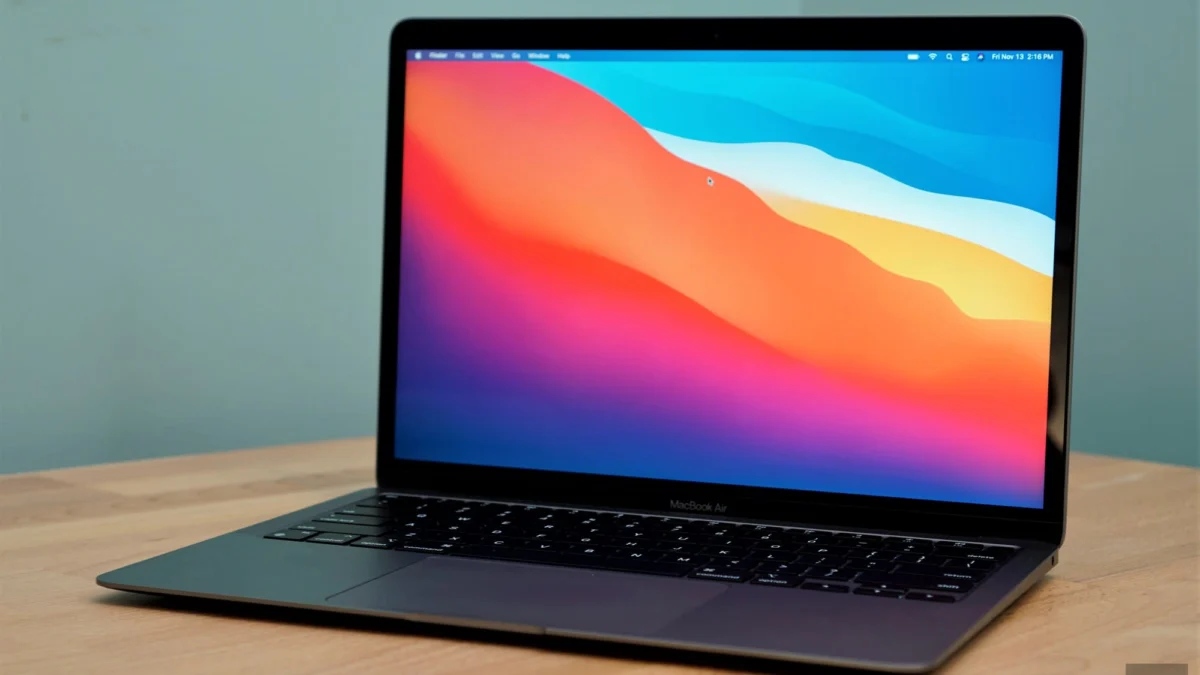 Macbook Air fotoby:M1(Engadget)