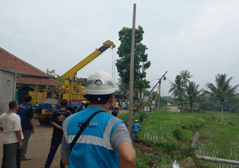 PLN Terus Upayakan Perbaikan Gangguan Kelistrikan Wilayah Cianjur Akibat Cuaca Ekstrem