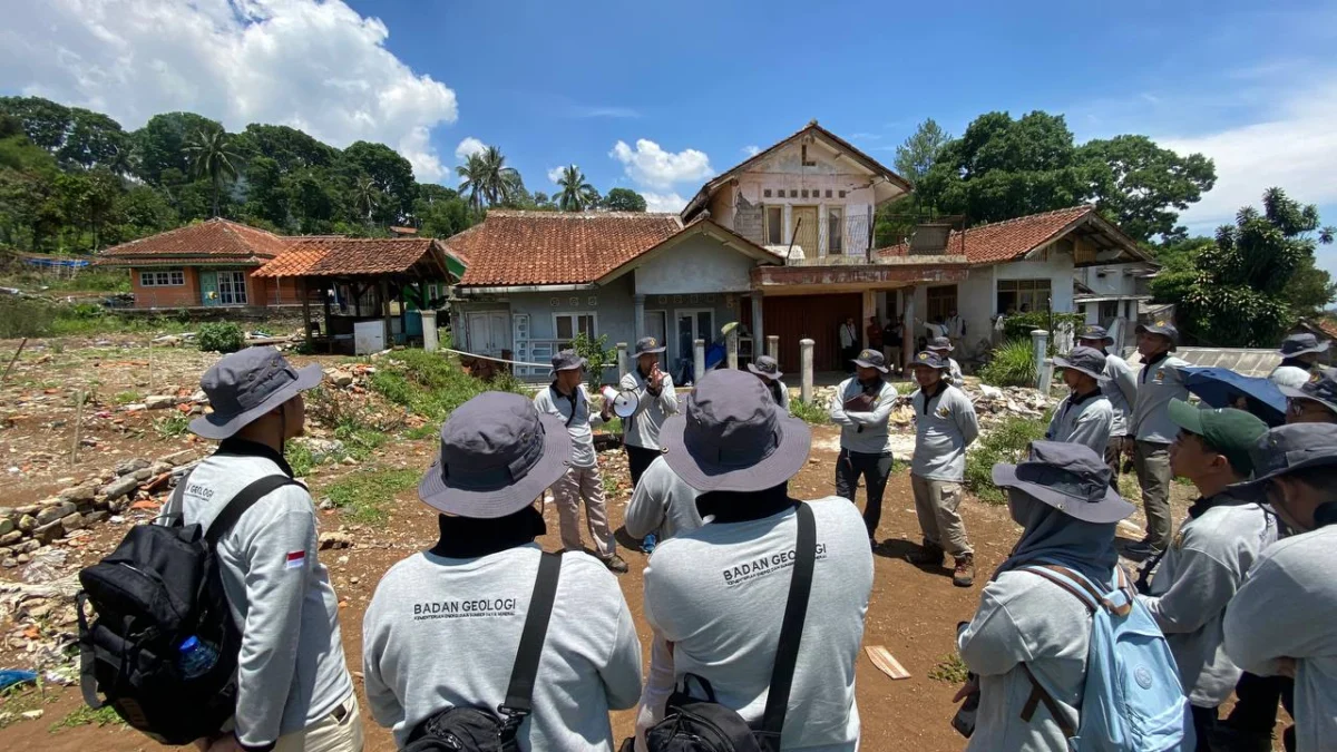 Peneliti Vulkanologi Kunjungi Zona Merah Gempa