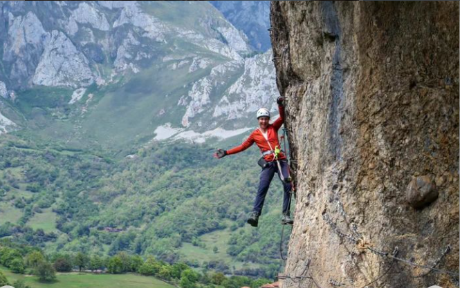 Wisata Via Ferrata Purwakarta