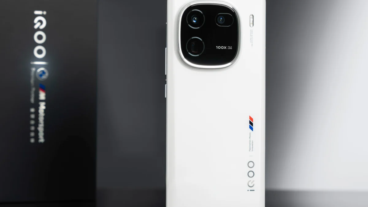 Iqoo 12 Hadir dengan Sepesifikasi Gahar dan Harga Terjangkau