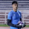 Kiper Baru Persib Bandung Bikin Bobotoh Wanita Terpikat dengan Ketampanannya