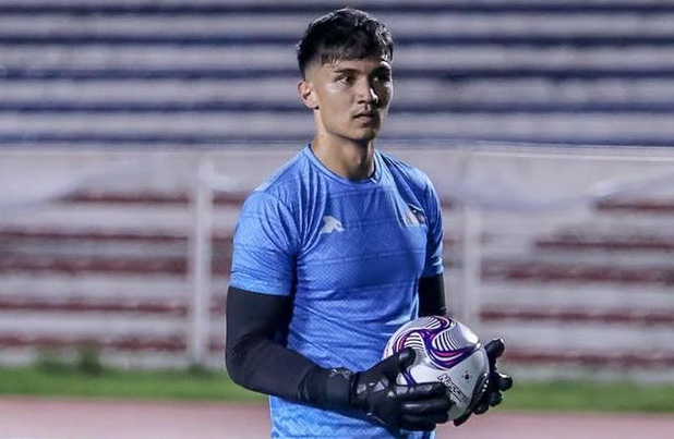 Kiper Baru Persib Bandung Bikin Bobotoh Wanita Terpikat dengan Ketampanannya