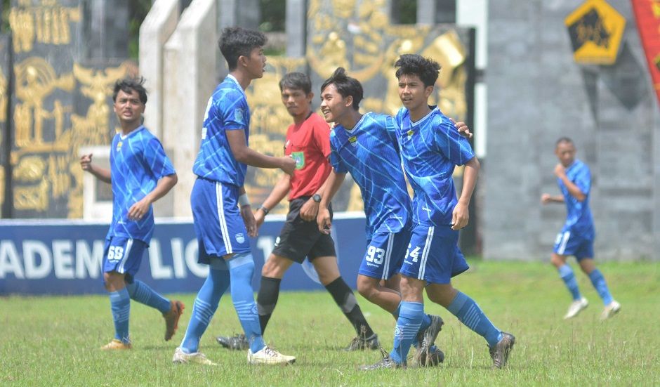 Persib Bandung ganti tanggal lahir (Sumber: Persib.co.id)