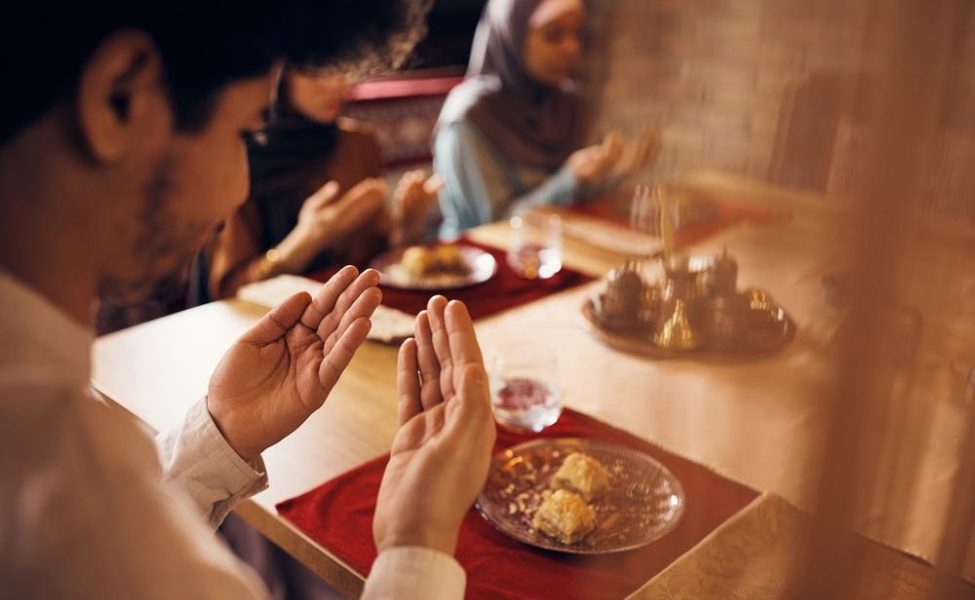 3 Hadits yang Menganjurkan Puasa Ayyamul Bidh Jumadil Akhir