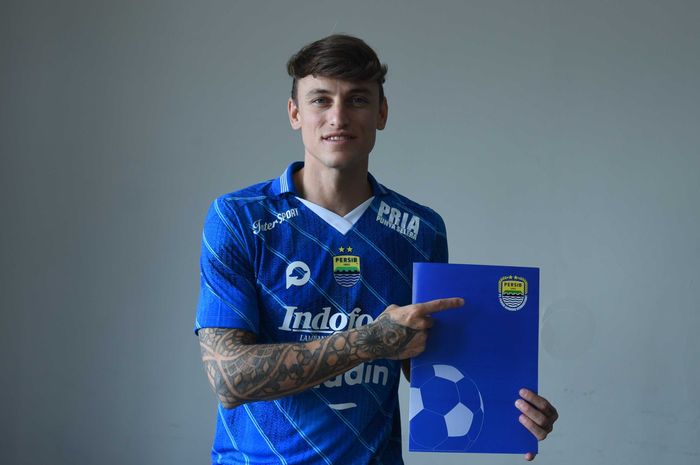 Susunan Pemain Persib Bandung , Menanti Debut Kevin dan Stefano