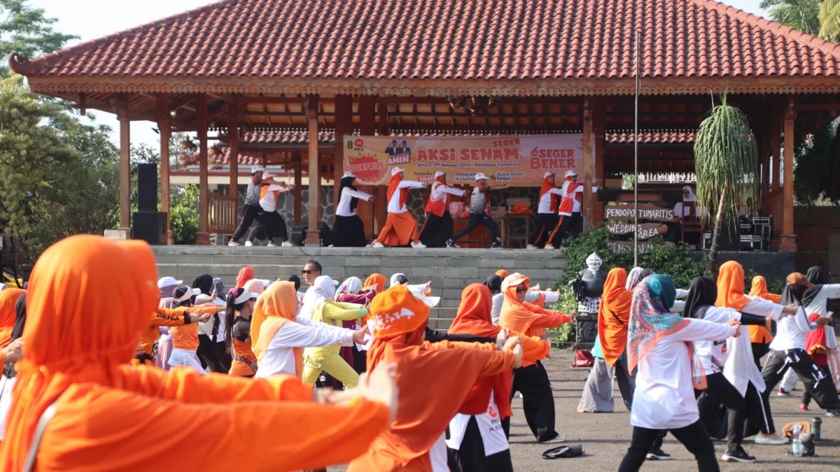 Ratusan Emak-emak Ikuti Aksi Senam Seger PKS Cianjur