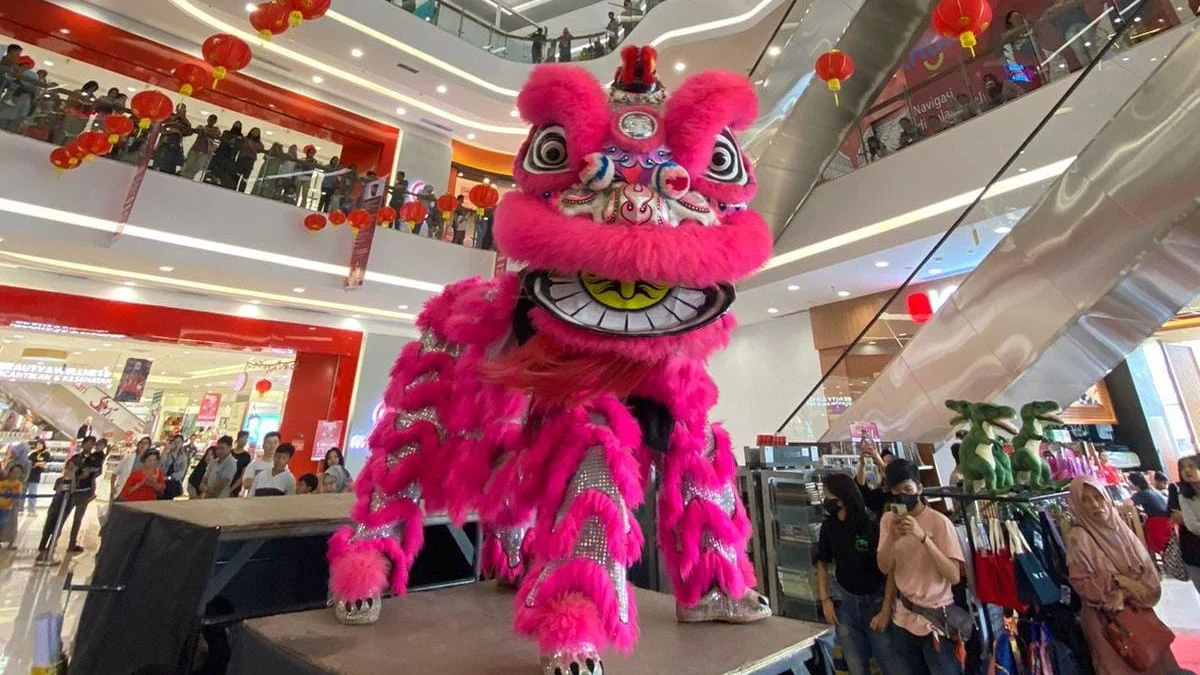 Rayakan Anniversary ke-2 dan Sambut Imlek, Citimall Gelar Pertunjukan Barongsai