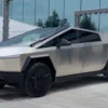 Viral Tesla Cybertruck Kecelakaan