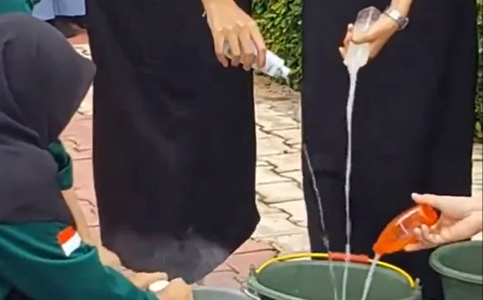 Video OSIS Hancurkan Sunscreen dan Bedak Milik Siswa Banjir Kritikan Netizen