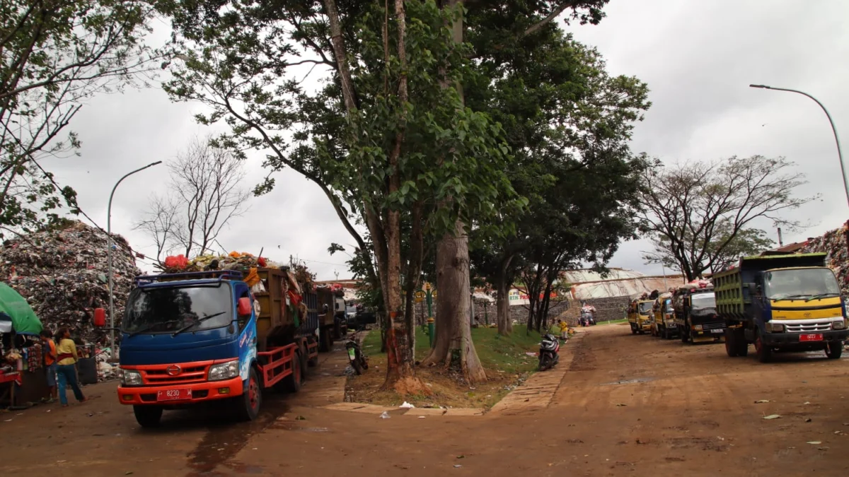 Dalam Sehari 350 Ton Sampah Masuk ke TPAS Pasir Sembung