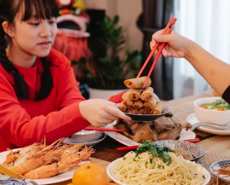 7 Makanan Khas Imlek, Cocok untuk Makan Bersama Keluarga