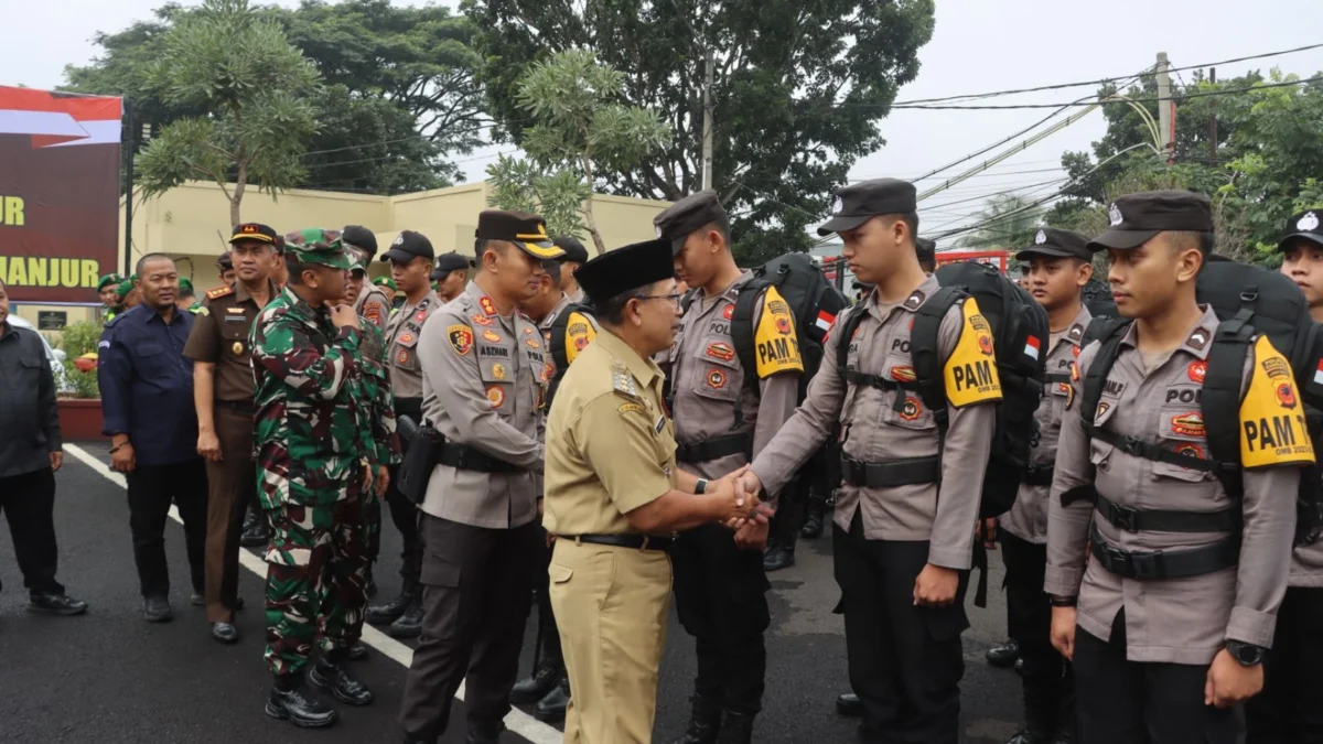 Ratusan Personel Polres Cianjur Digeser ke TPS