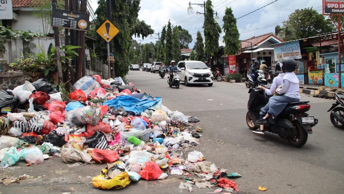 Sampah menumpuk