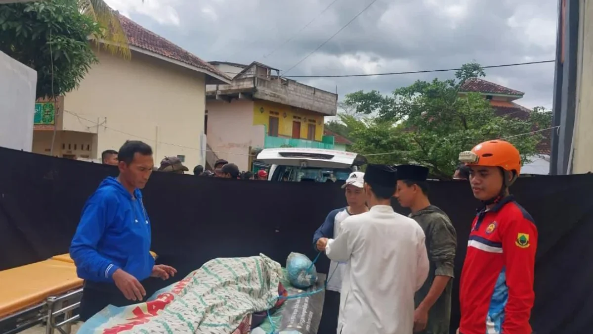 Jenazah Santri Tenggelam di Sungai Cibogo Hanyut Sejauh 6 KM. (zan)