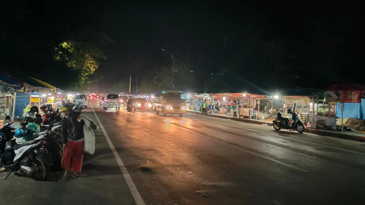 Pantauan arus mudik di Jalan Raya Cianjur-Bandung