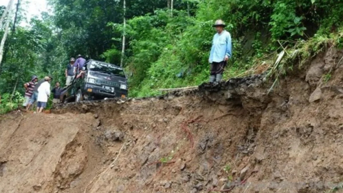 Tanah Longsor Kuningan