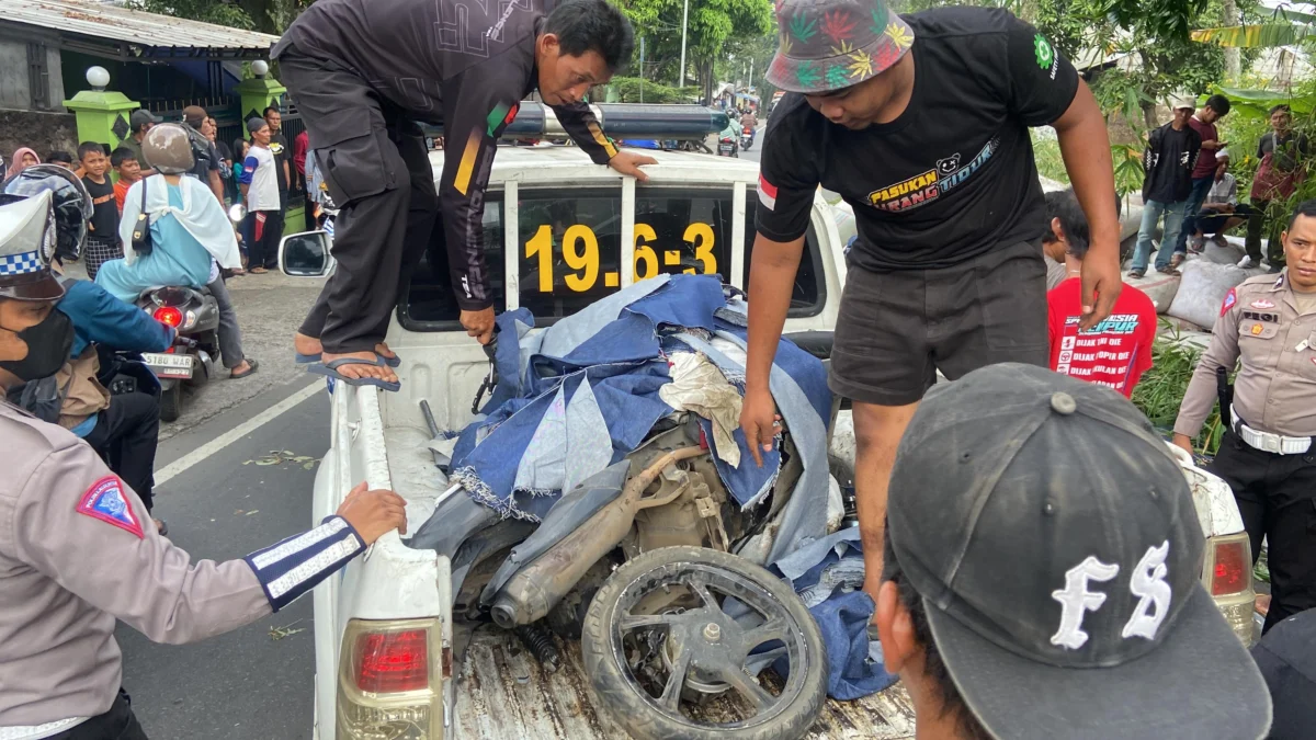 Kendaraan korban laka lantas di Jalan Raya Sukabumi,