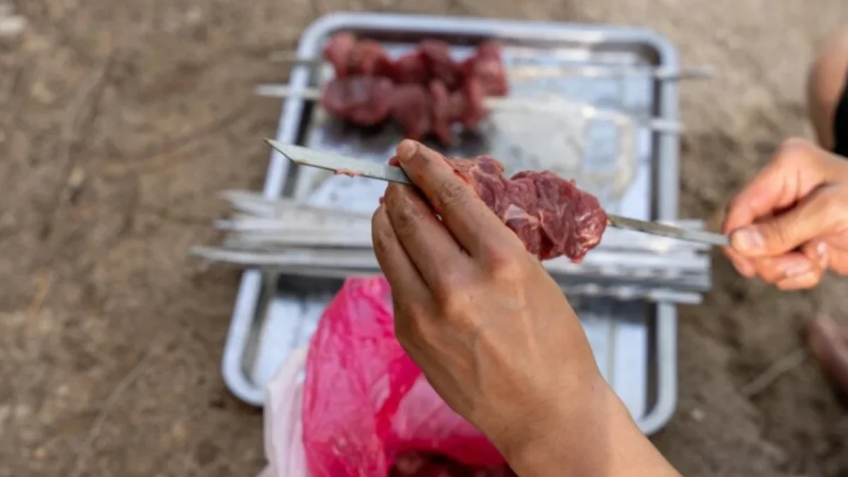 Membagikan Kebaikan: Mengenal Tradisi Pembagian Daging Qurban