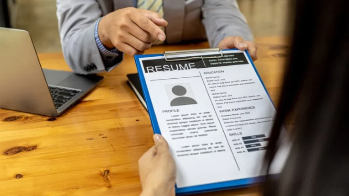 Cara Membuat CV yang Menarik Perhatian HRD di Era Digital