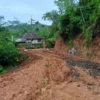 Jalan Cisampih Desa Sukagalih Kecamatan Takokak