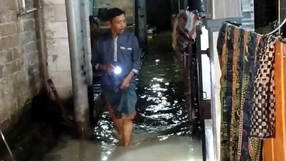 Banjir rendam rumah