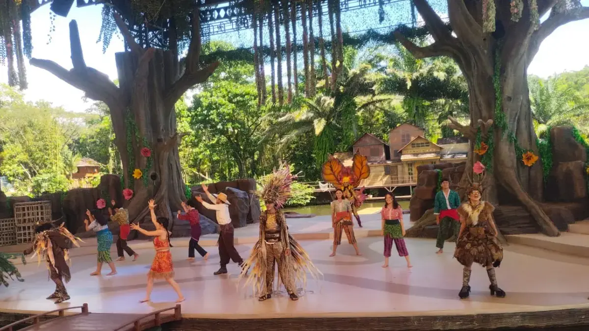 teater musikal Lila and the Magical Forest