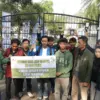 Ketua BEM se-Cianjur Sindir Dugaan Korupsi PJU, Tenteng Lampu Mati di Hari Jadi Cianjur ke-348