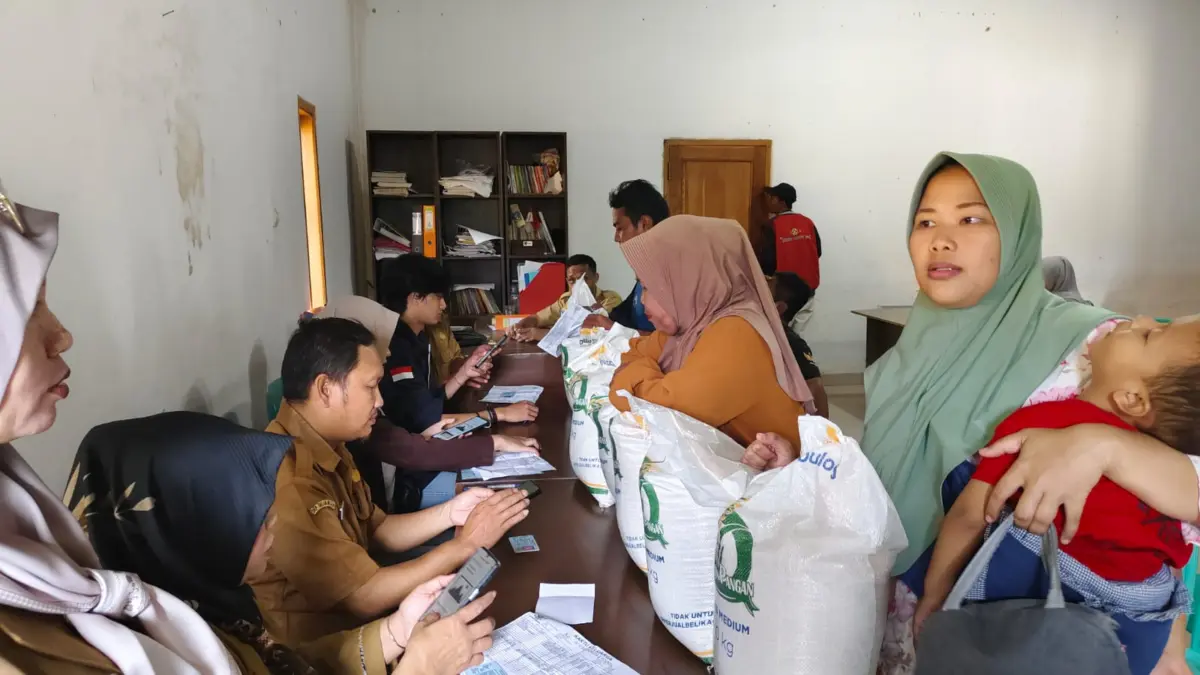 Ironis Data Penerima Bansos di Cianjur, Muda dan Punya Sawah Malah Dapat