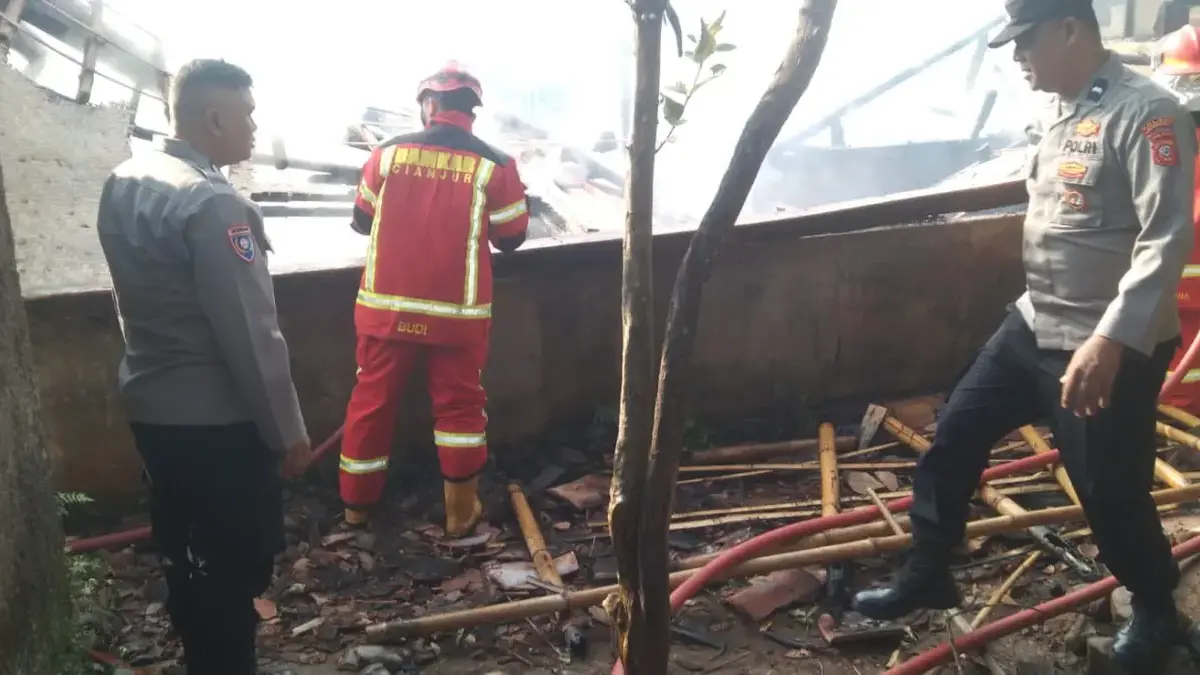 Rumah Warga Cibeber Hangus Terbakar Hingga Rata dengan Tanah