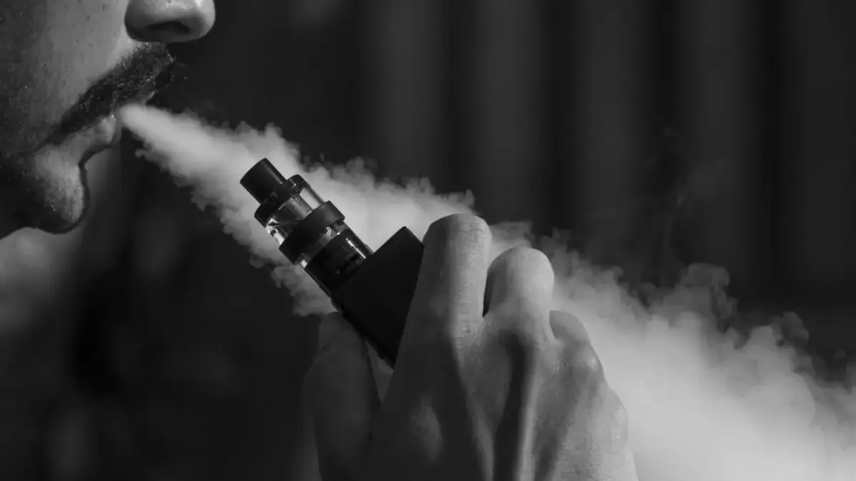 7 Dampak Buruk Vape untuk Kesehatan yang Perlu Diwaspadai