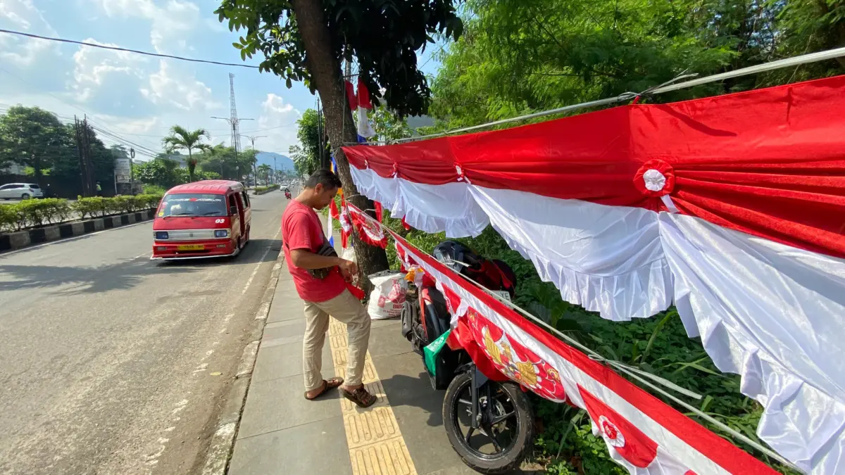 Pedagang di Cianjur Tak Berani Jual Bendera One Piece
