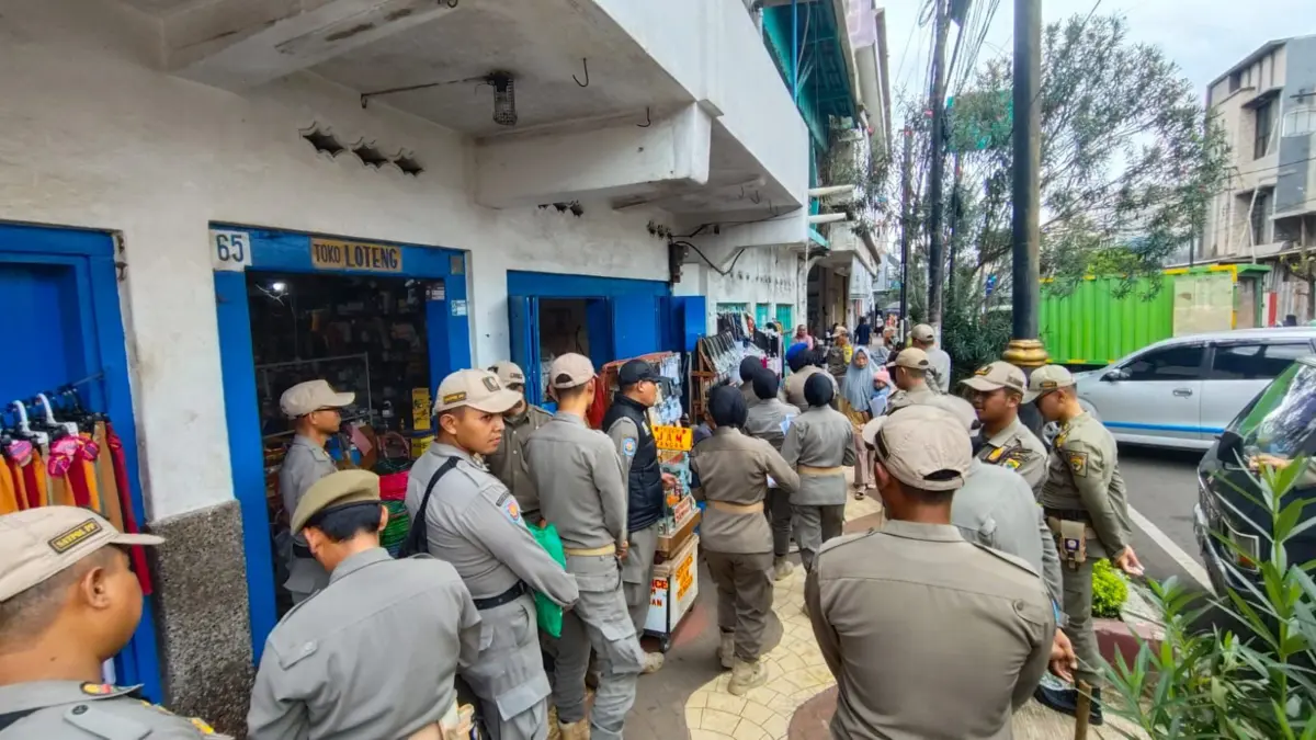 Satpol PP Cianjur Layangkan SP 3, Pedagang Bomero Bakal Dieksekusi Pekan Depan Satpol PP Cianjur Layangkan SP 3, Pedagang Bomero Bakal Dieksekusi Pekan Depan