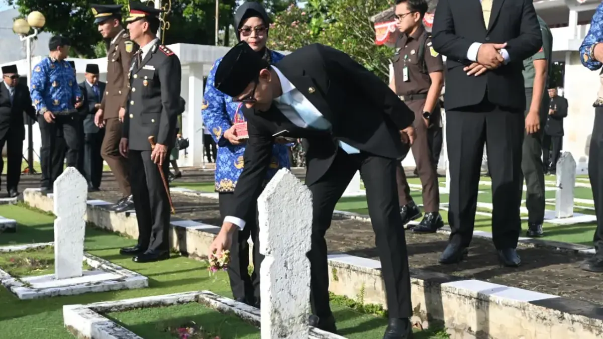 Hari Pahlawan ke-80, Wakil Bupati Cianjur Ajak Generasi Muda Lanjutkan Perjuangan Bangsa Ziarah