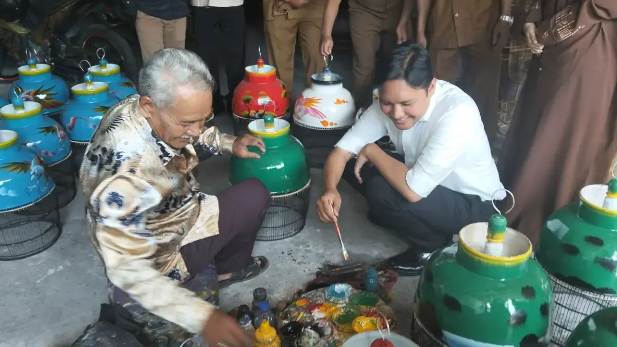 Industri Sangkar Burung Jadi Penopang Ekonomi Warga di Desa Sindangasih Karangtengah, Ini Kata Bupati Cianjur sangkar burung