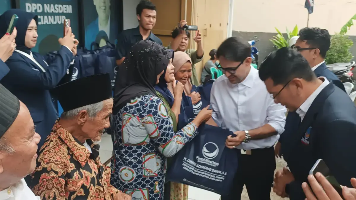 Peringati HUT ke-14, NasDem Cianjur Bagikan Paket Sembako kepada Masyarakat HUT ke-14 NasDem