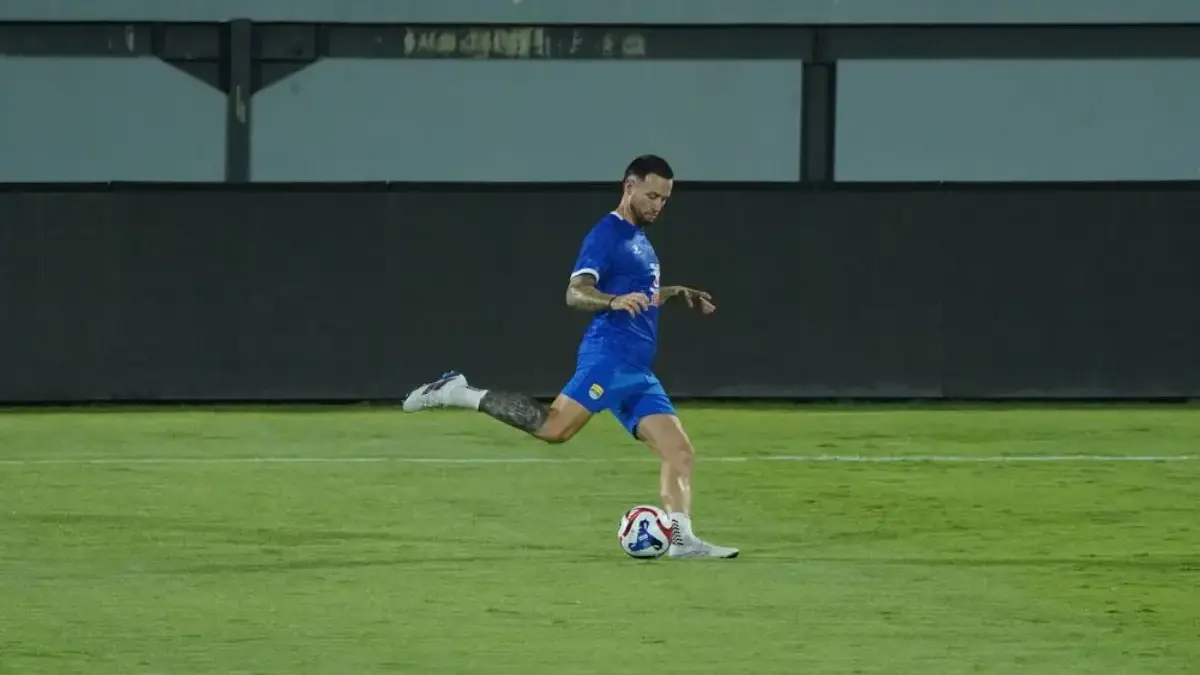 Marc Klok Ajak PERSIB Fokus Hadapi Bali United di Pekan ke-11 Super League 2025/26 Marc Klok Ajak