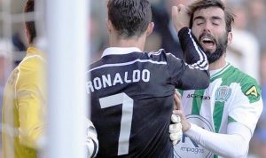 Ronaldo Harusnya Dapat Sanksi ?